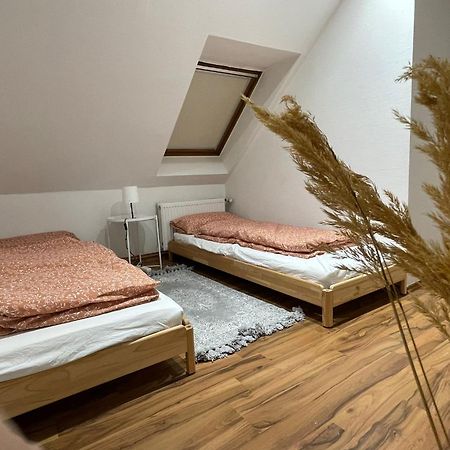 120Qm - 5 Rooms - 2 Bathrooms - Kitchen- Free Parking - Fast Wifi - Yiha Apartment Hannover Exterior foto