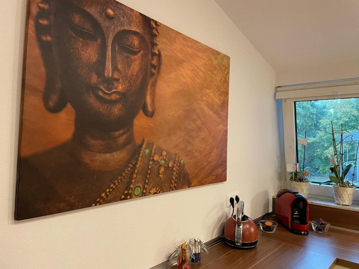 120Qm - 5 Rooms - 2 Bathrooms - Kitchen- Free Parking - Fast Wifi - Yiha Apartment Hannover Exterior foto