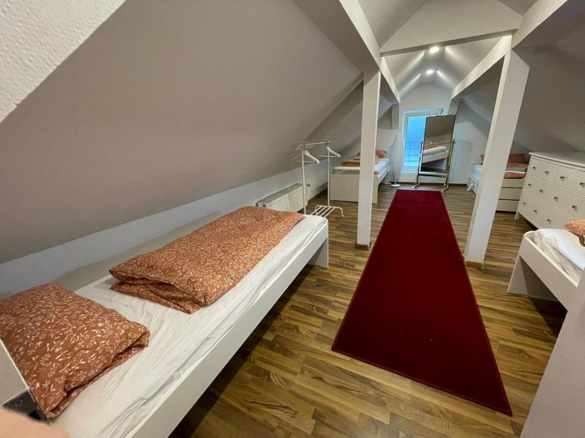 120Qm - 5 Rooms - 2 Bathrooms - Kitchen- Free Parking - Fast Wifi - Yiha Apartment Hannover Exterior foto