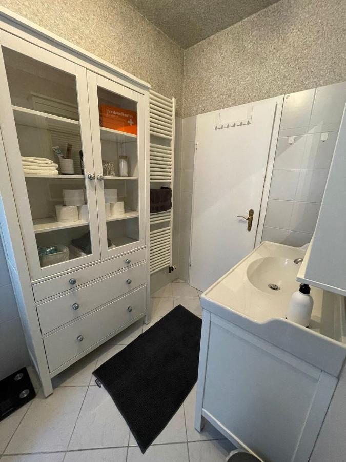 120Qm - 5 Rooms - 2 Bathrooms - Kitchen- Free Parking - Fast Wifi - Yiha Apartment Hannover Exterior foto