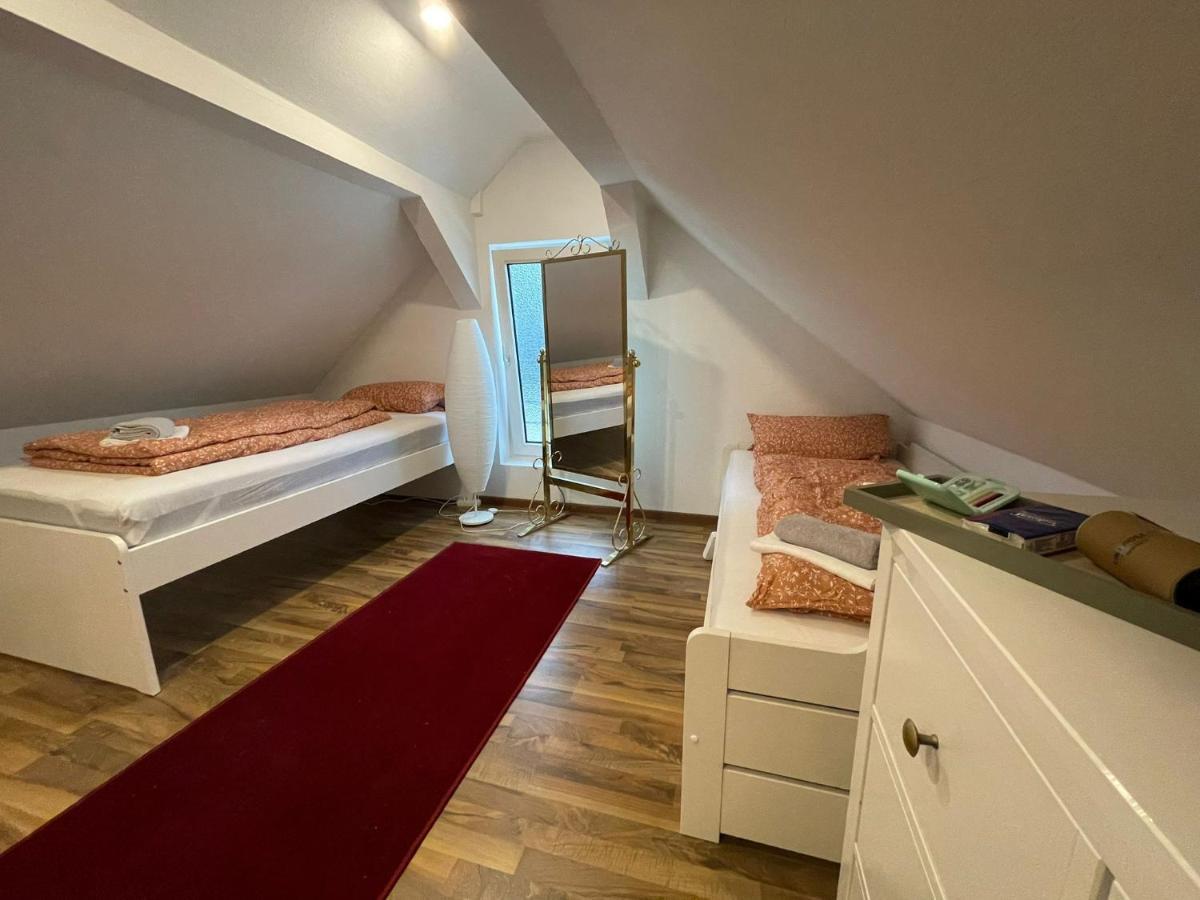 120Qm - 5 Rooms - 2 Bathrooms - Kitchen- Free Parking - Fast Wifi - Yiha Apartment Hannover Exterior foto