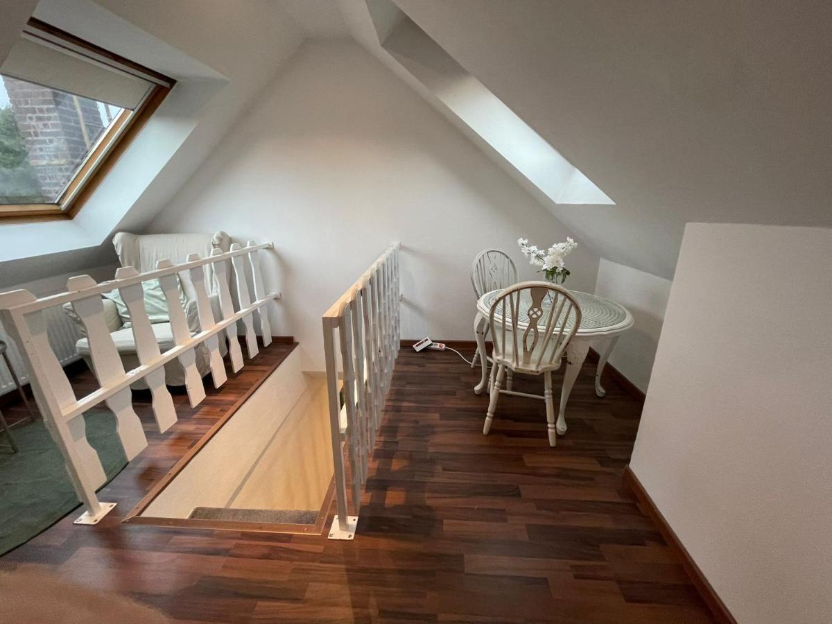 120Qm - 5 Rooms - 2 Bathrooms - Kitchen- Free Parking - Fast Wifi - Yiha Apartment Hannover Exterior foto