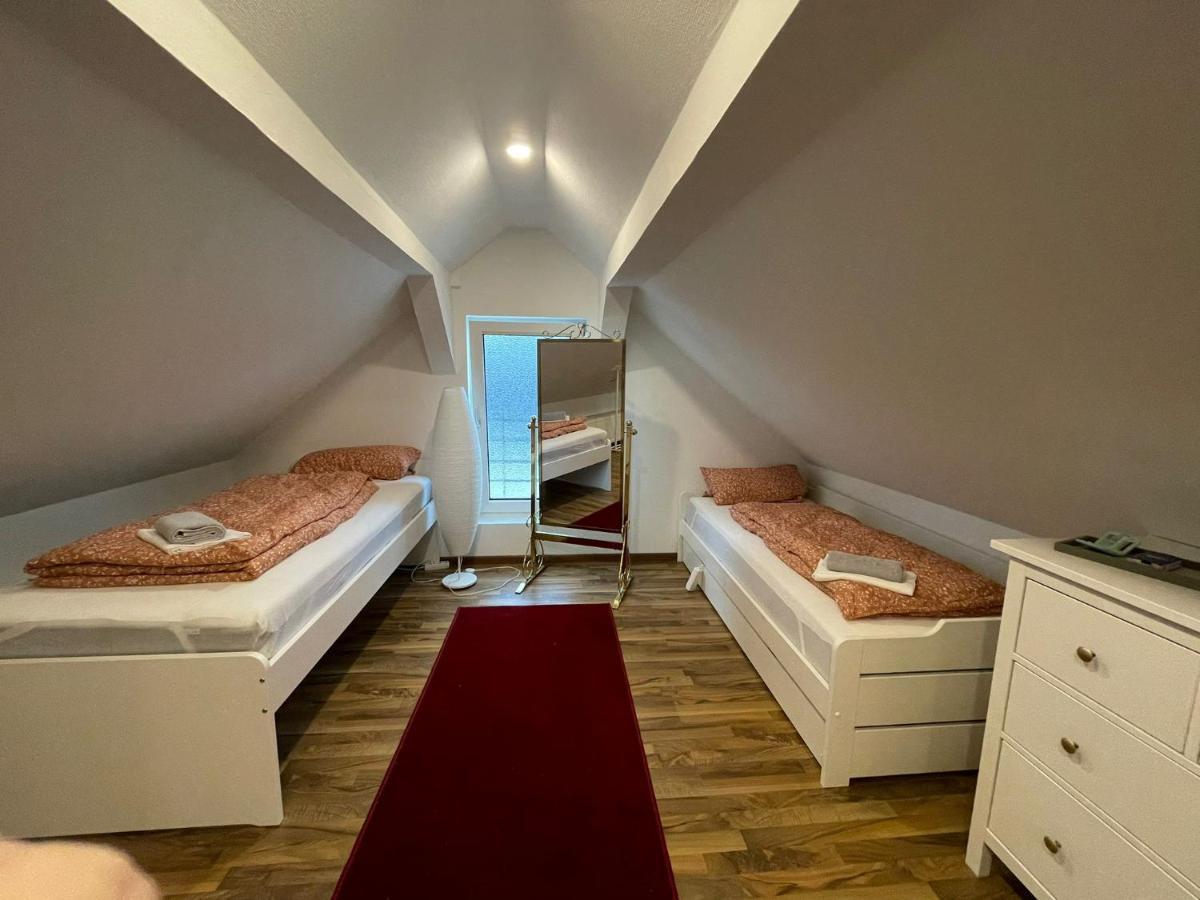 120Qm - 5 Rooms - 2 Bathrooms - Kitchen- Free Parking - Fast Wifi - Yiha Apartment Hannover Exterior foto