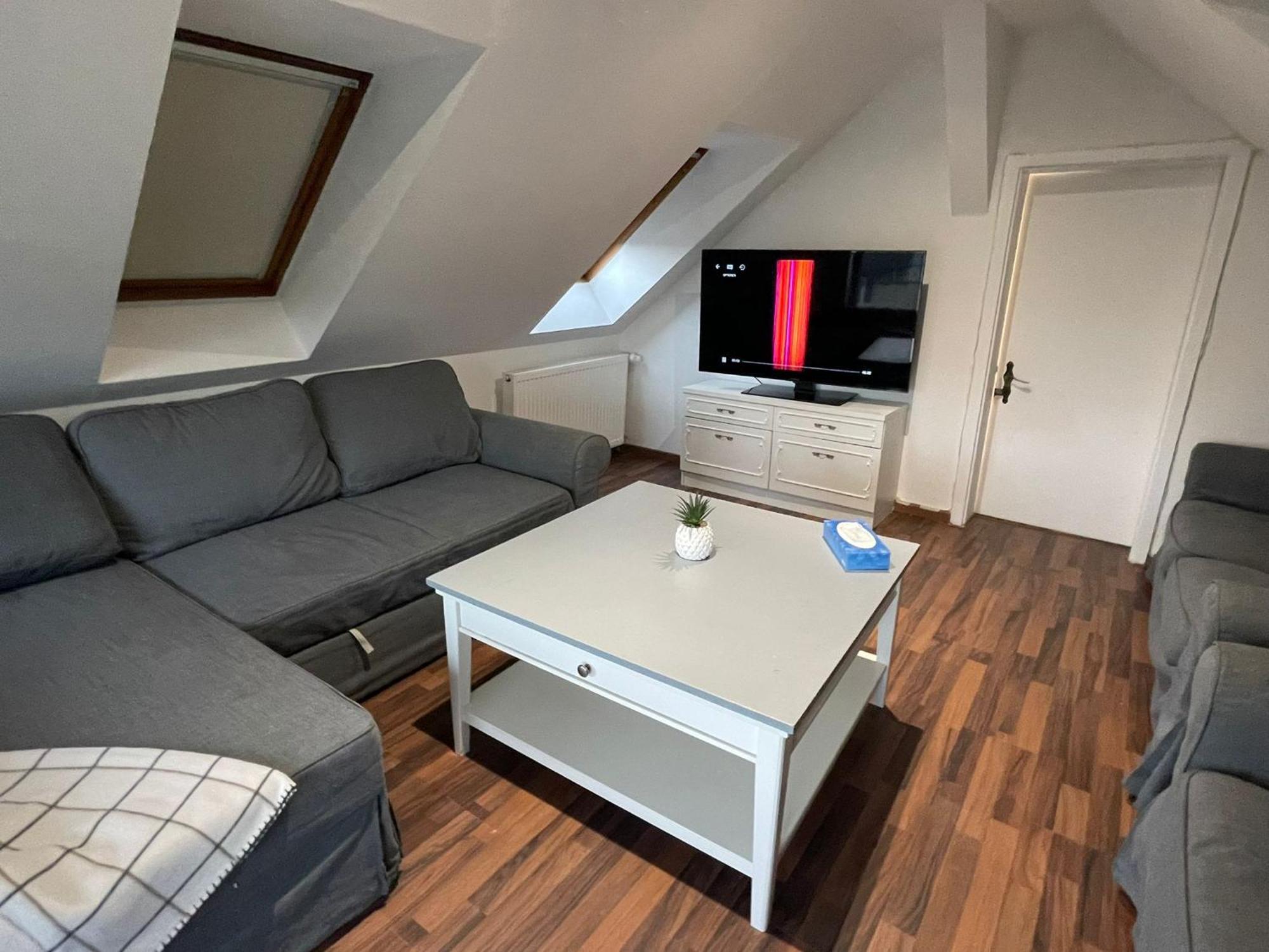 120Qm - 5 Rooms - 2 Bathrooms - Kitchen- Free Parking - Fast Wifi - Yiha Apartment Hannover Exterior foto